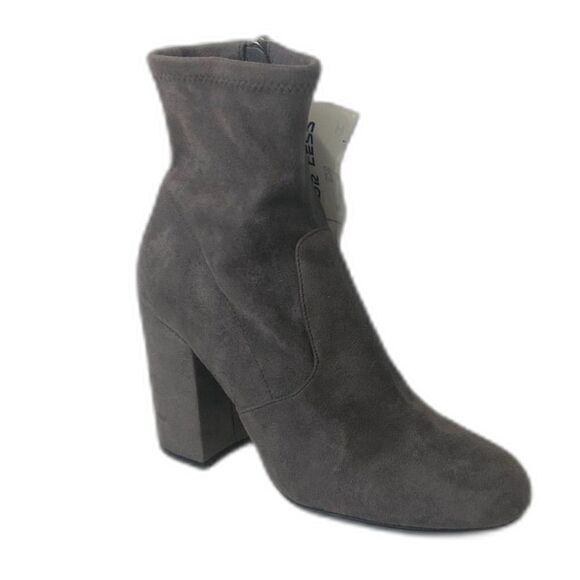 STEVE MADDEN Boots Women's Size 7 M Gray Gaze Faux Suede Ankle Booties NWT - Picture 2 of 9